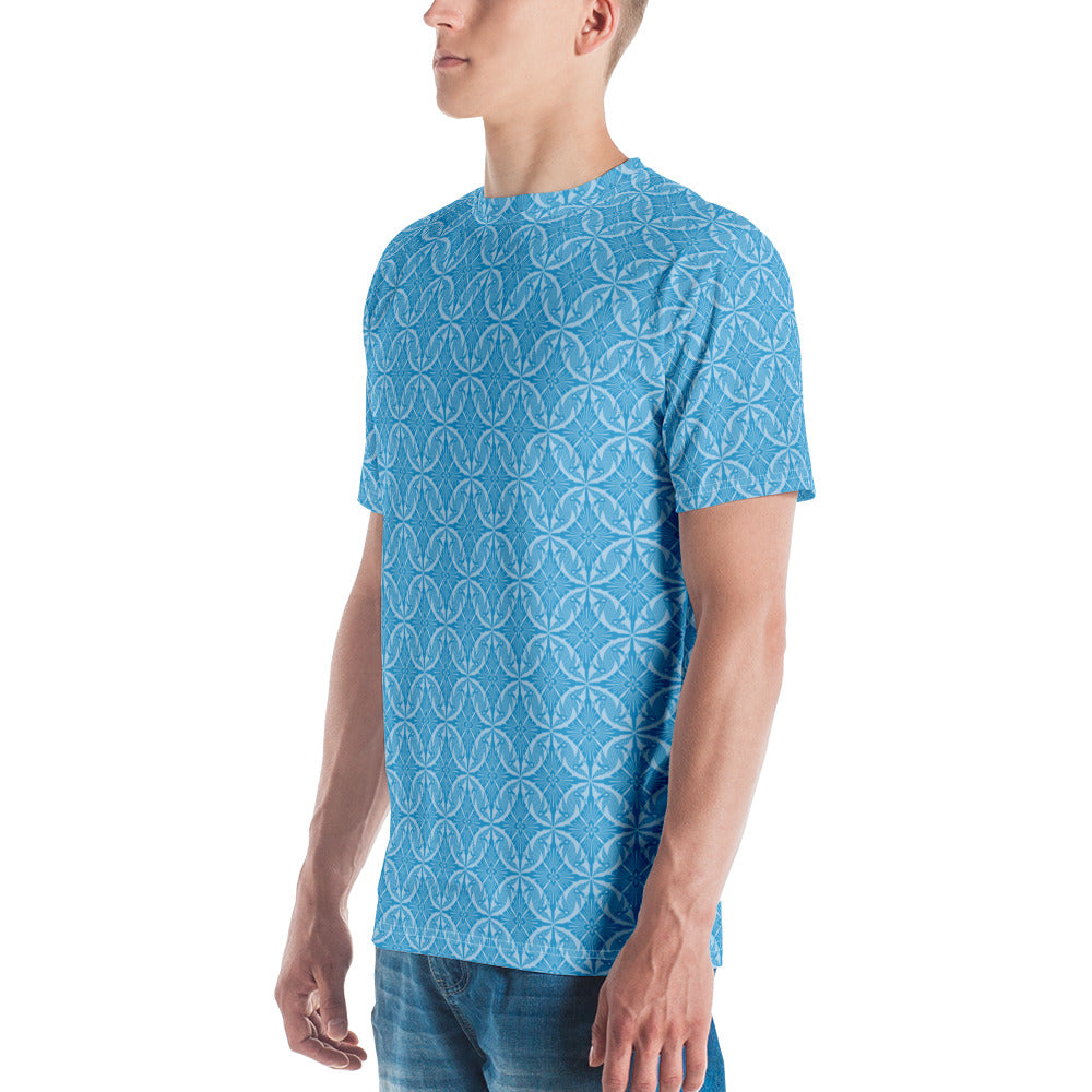水色の鳥襷文メンズTシャツのコーディネート画像(左サイド)