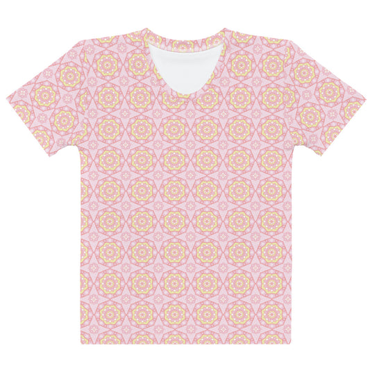 ピンク色の蜀江文様レディースTシャツの前面画像