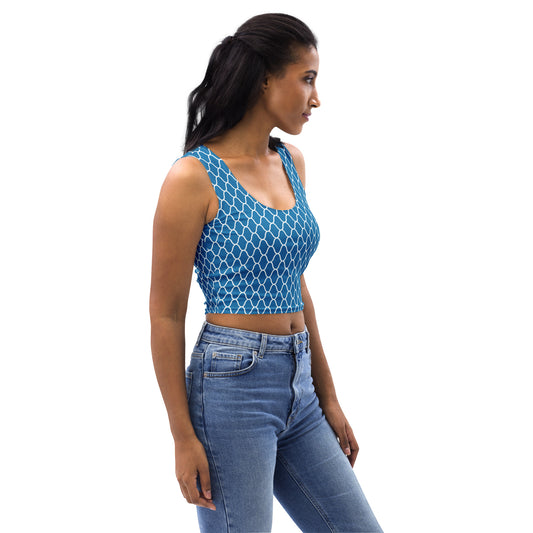青地の網目文様レディースクロップトップのコーディネート画像（右サイド）