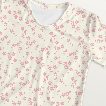 舞い桜をイメージしたクリーム色の桜文様レディースTシャツの接写画像