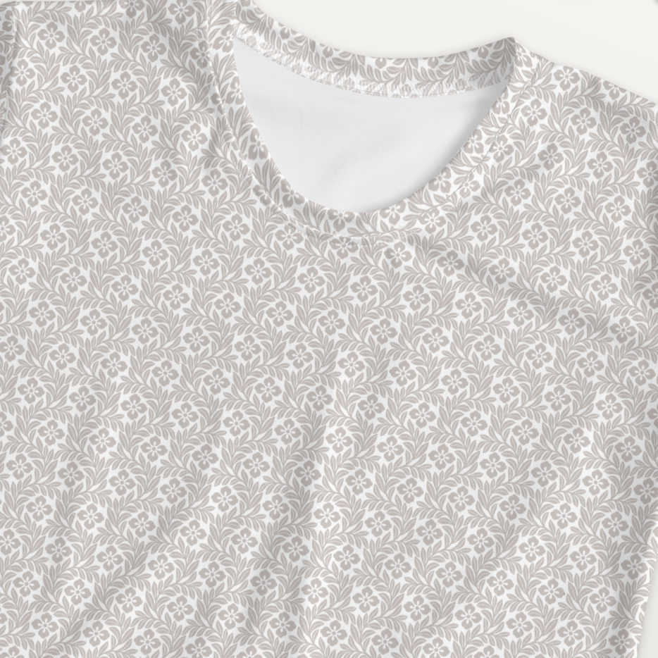 グレーの花勝見柄レディースTシャツの接写画像