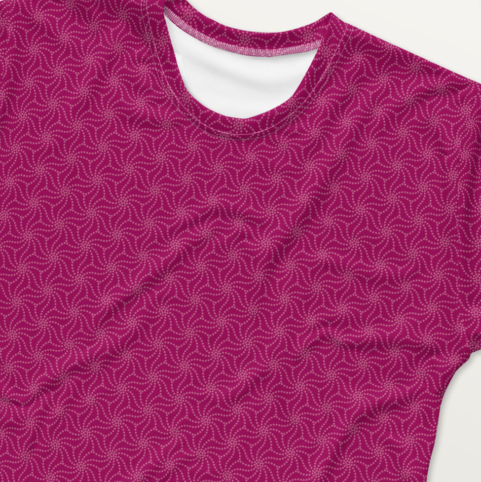 紫色のねじれ麻の葉文様メンズTシャツの接写画像