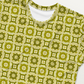 黄色の蜀江文メンズTシャツの接写画像