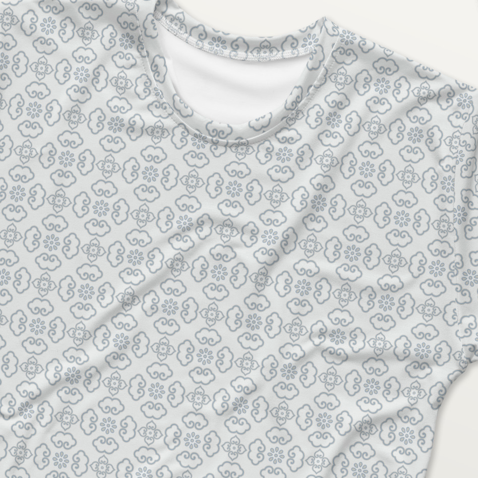 グレーの割付文様メンズTシャツの接写画像