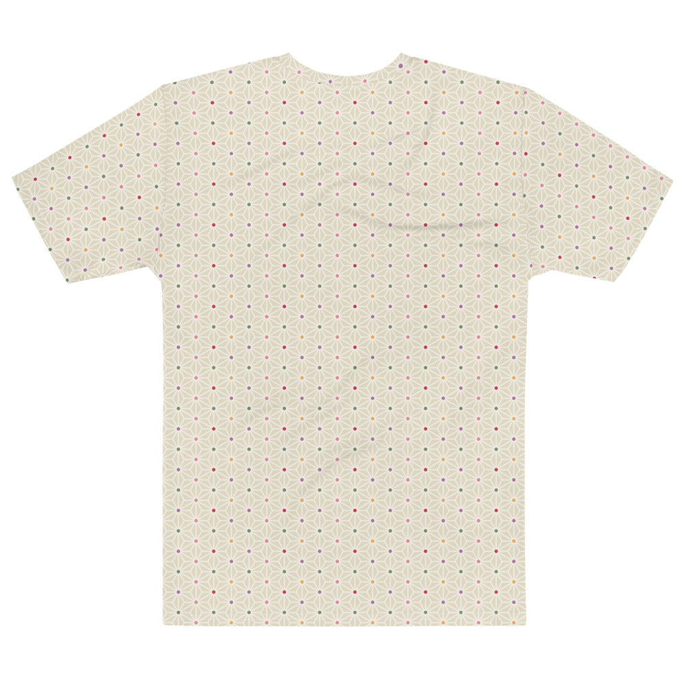 ベージュ色の麻の葉文様メンズTシャツの背面画像