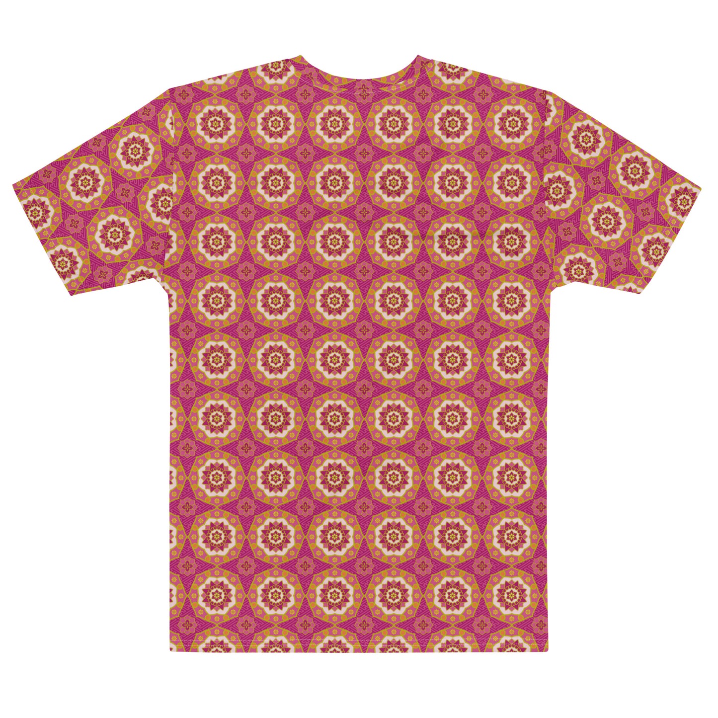 赤色ベースの蜀江文様メンズTシャツの背面画像