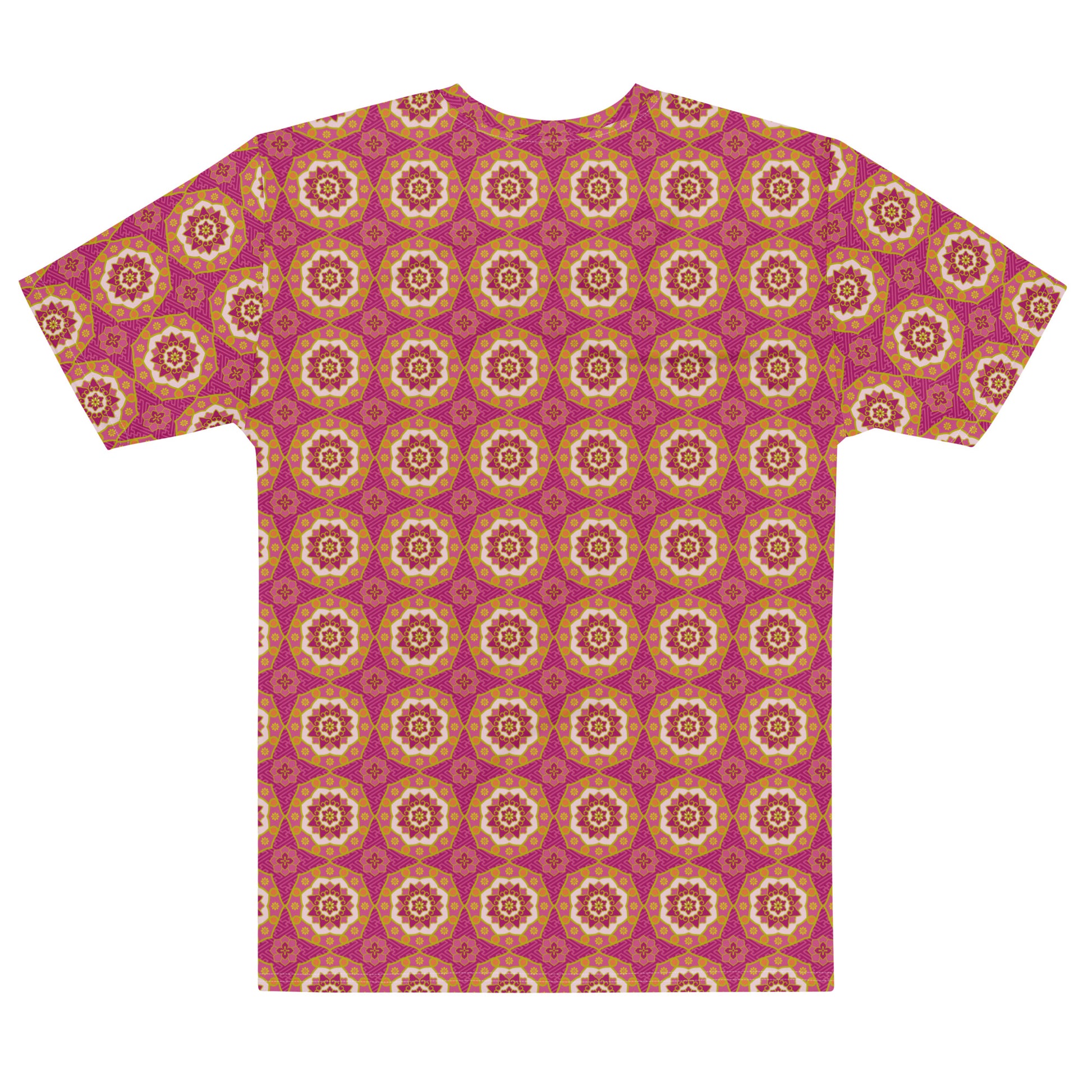 赤色ベースの蜀江文様メンズTシャツの背面画像