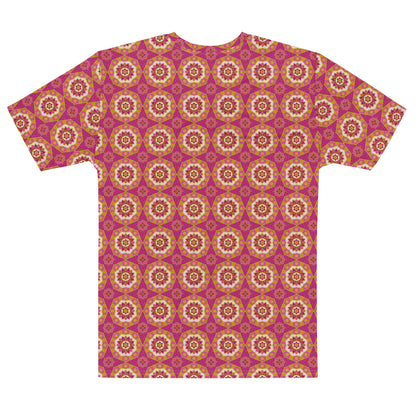赤色ベースの蜀江文様メンズTシャツの背面画像