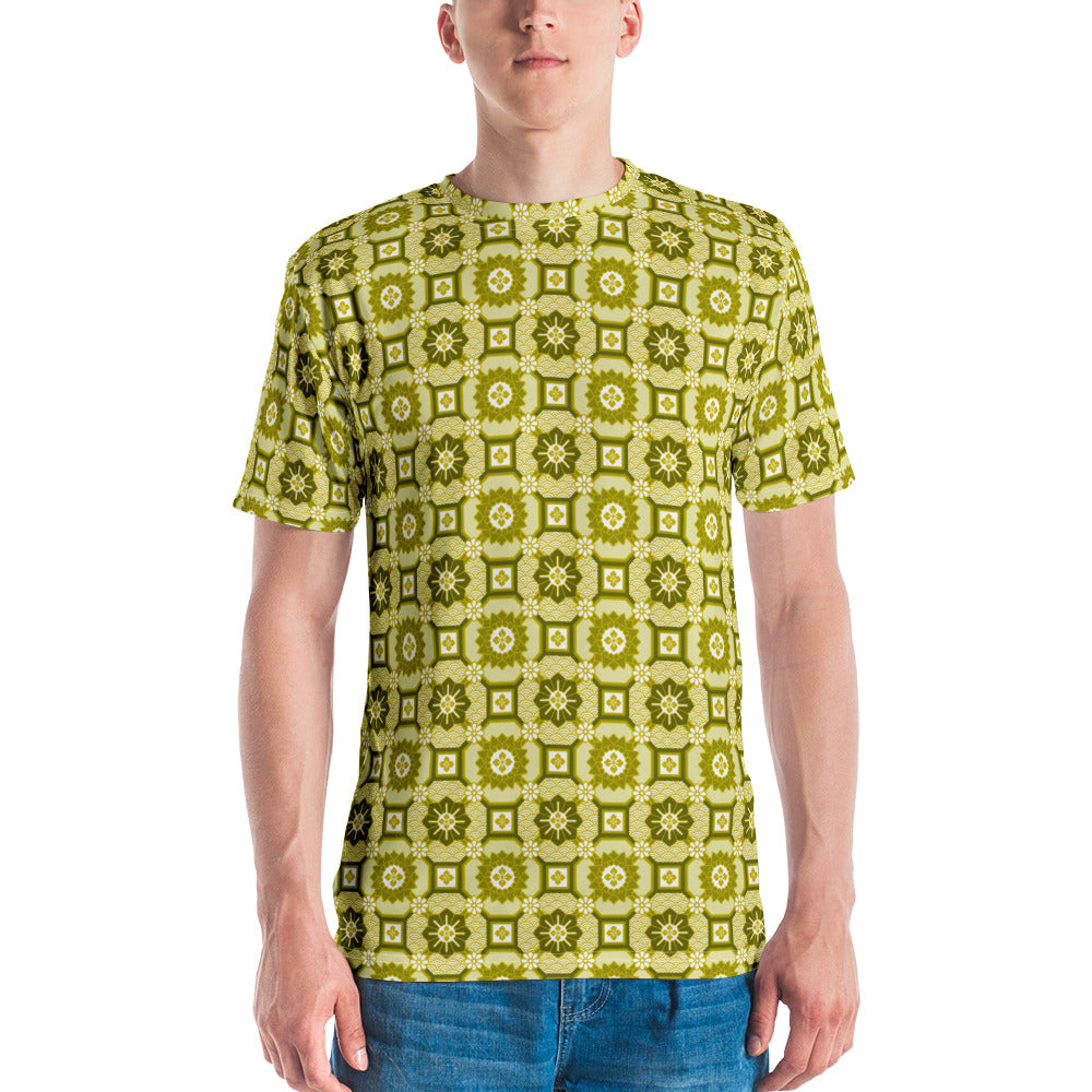 黄色の蜀江文メンズTシャツのコーディネート画像（フロント）
