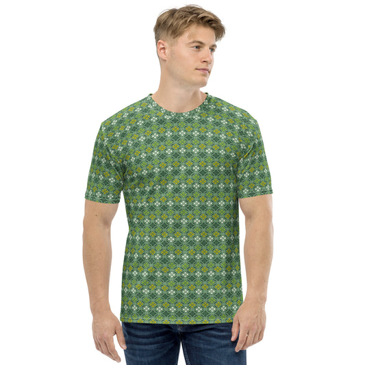緑色の七宝に花菱文様メンズTシャツのコーディネート画像（フロント）