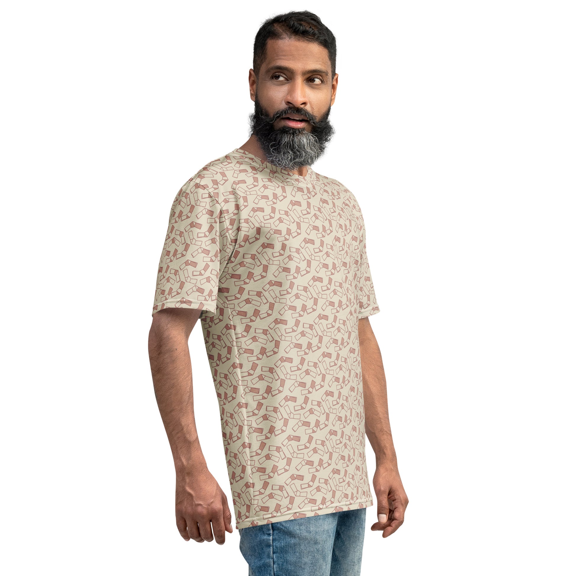 ベージュ色の結び文メンズTシャツのコーディネート画像（右サイド）