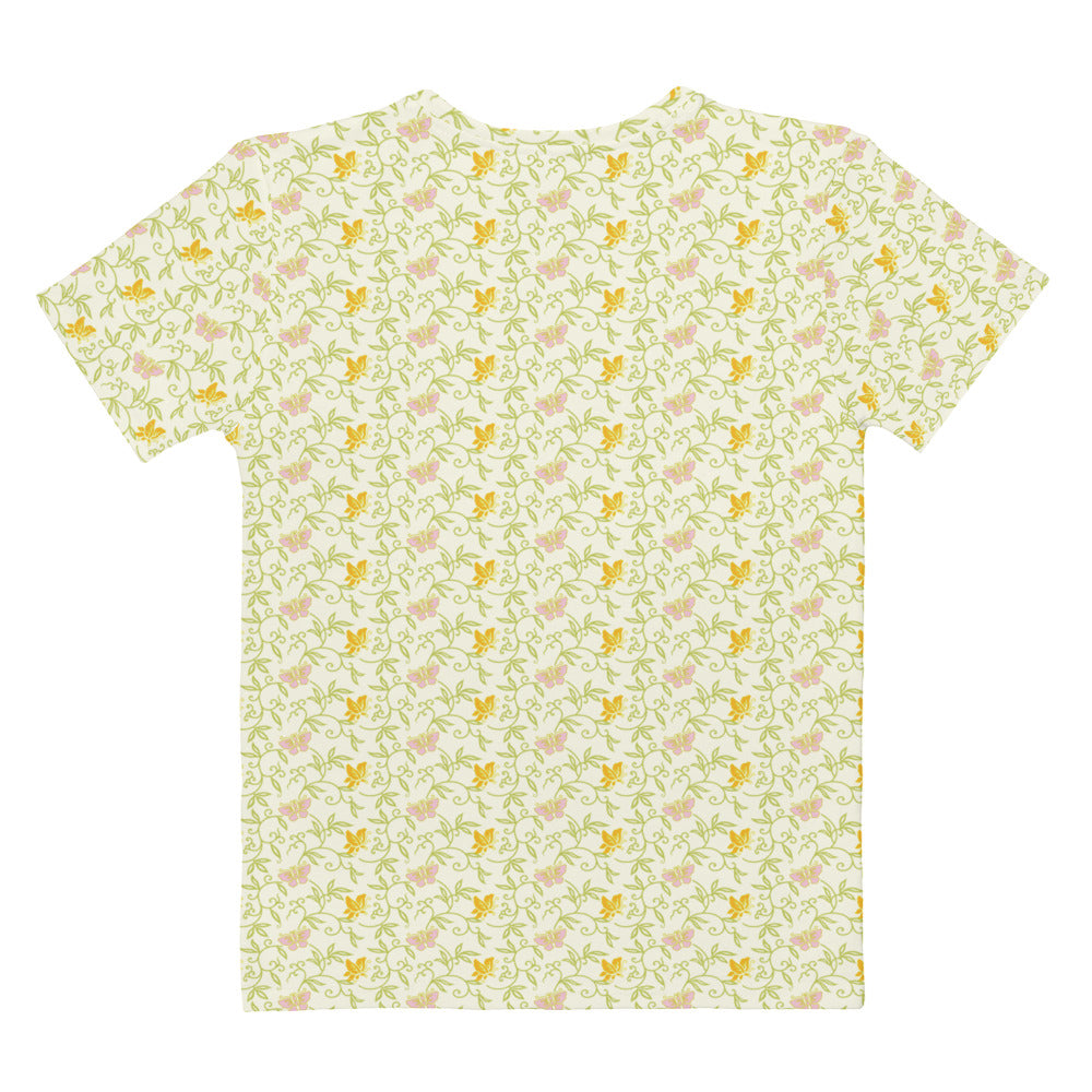 クリーム色ベースの笹に蝶文様レディースTシャツの背面画像
