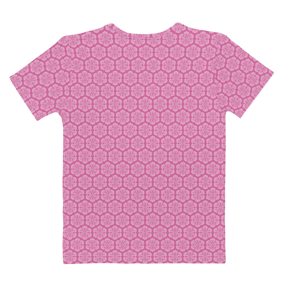 ピンク色の六つ雲亀甲文様レディースTシャツの背面画像