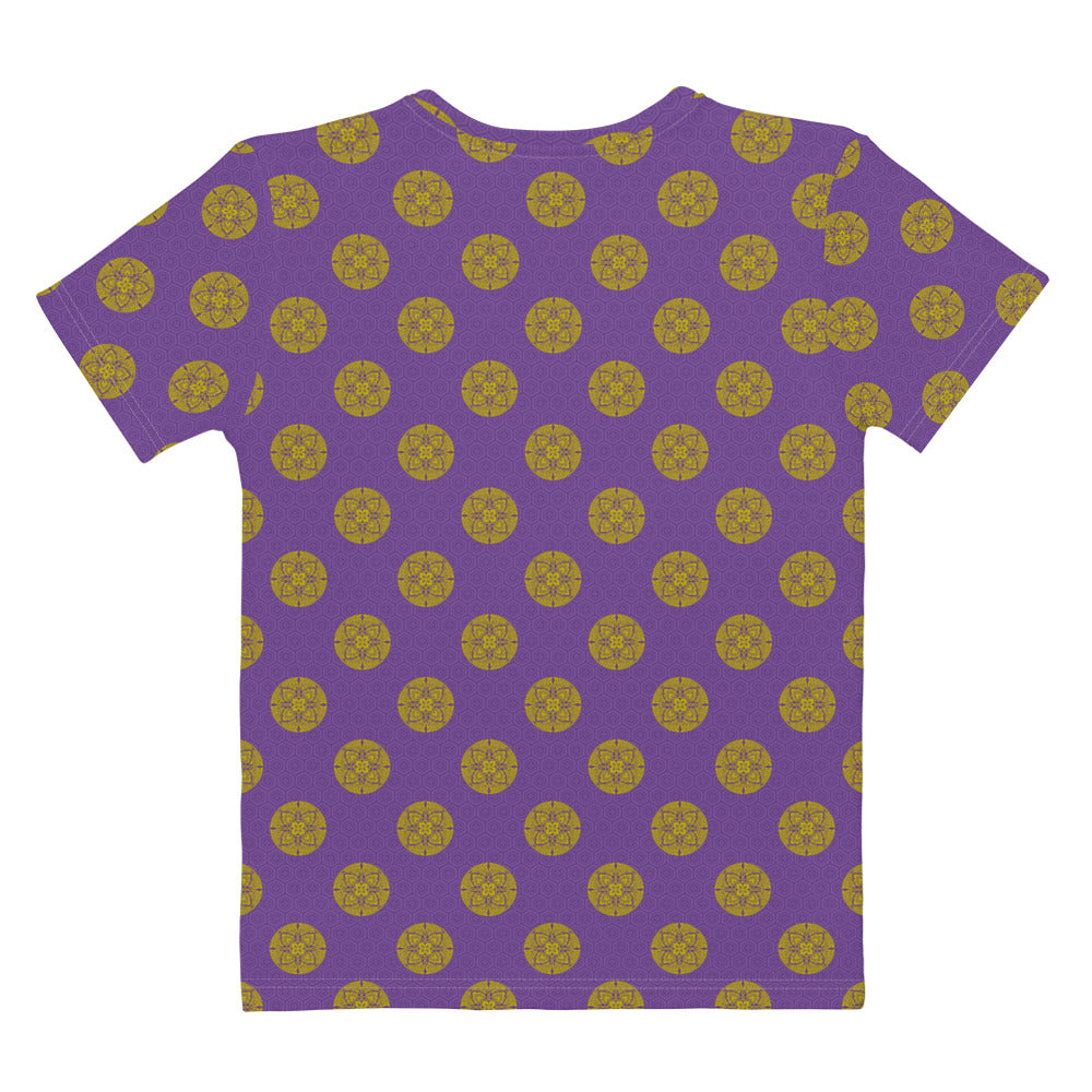 紫色の亀甲に金色八つ藤文様レディースTシャツの背面画像