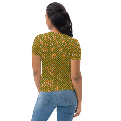 グリーンとオレンジ色の七宝繋ぎ文様レディースTシャツのコーディネート画像（バック）