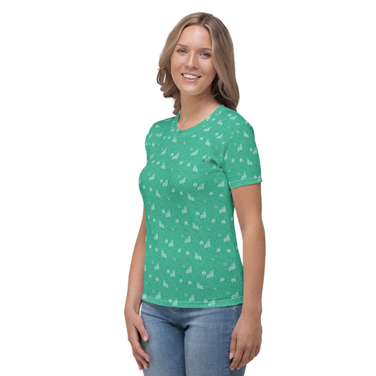 緑色の兎文様レディースTシャツのコーディネート画像（左サイド）