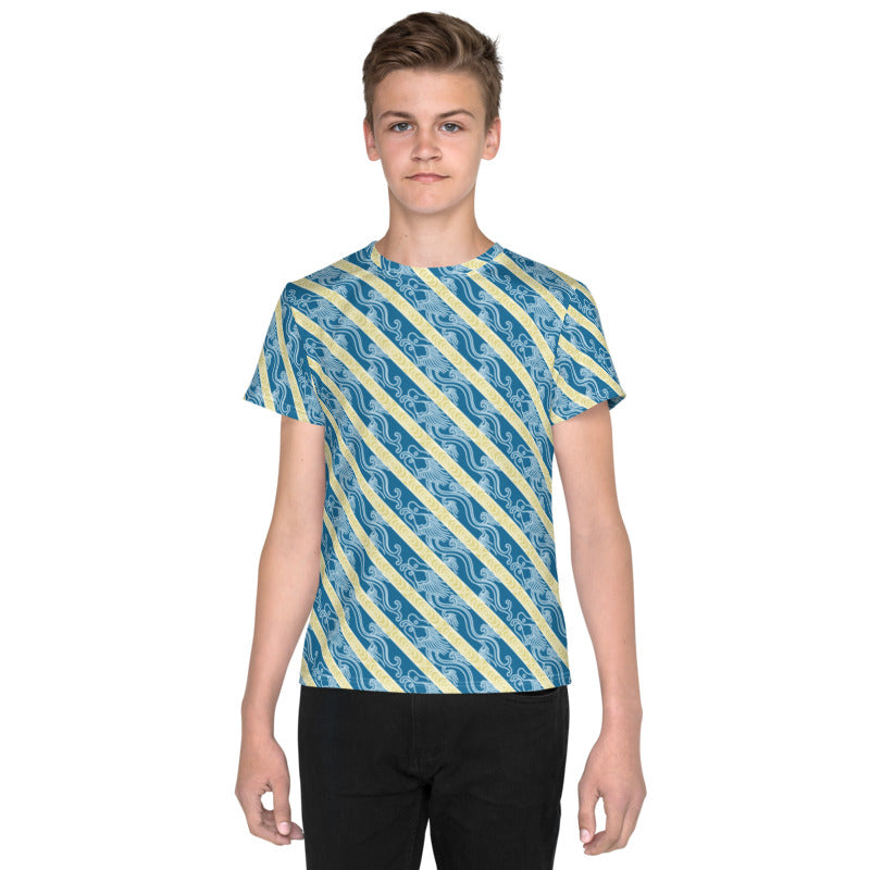昇龍（昇竜）の伝統文様を青地の男の子Tシャツのコーデ画像（フロント）