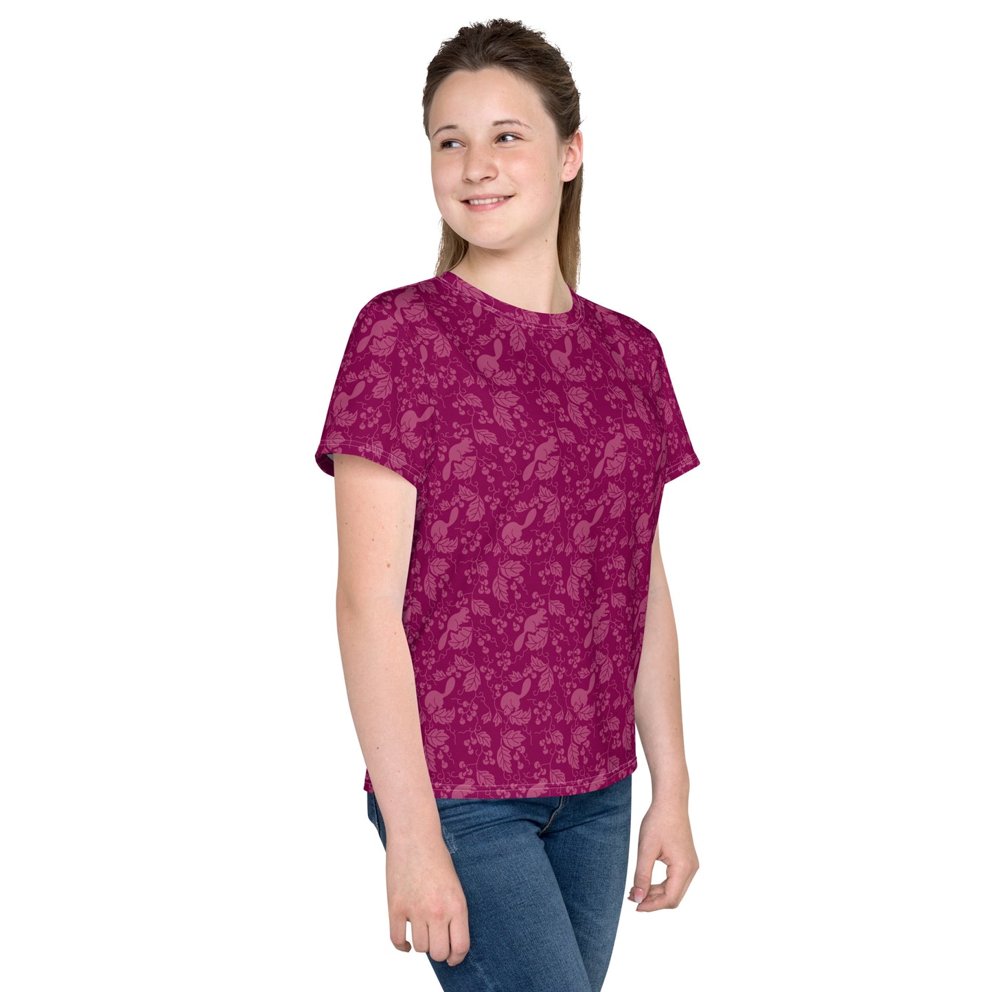 栗鼠（リス）の伝統文様をあしらった紫地の女の子Tシャツのコーデ画像（右サイド）